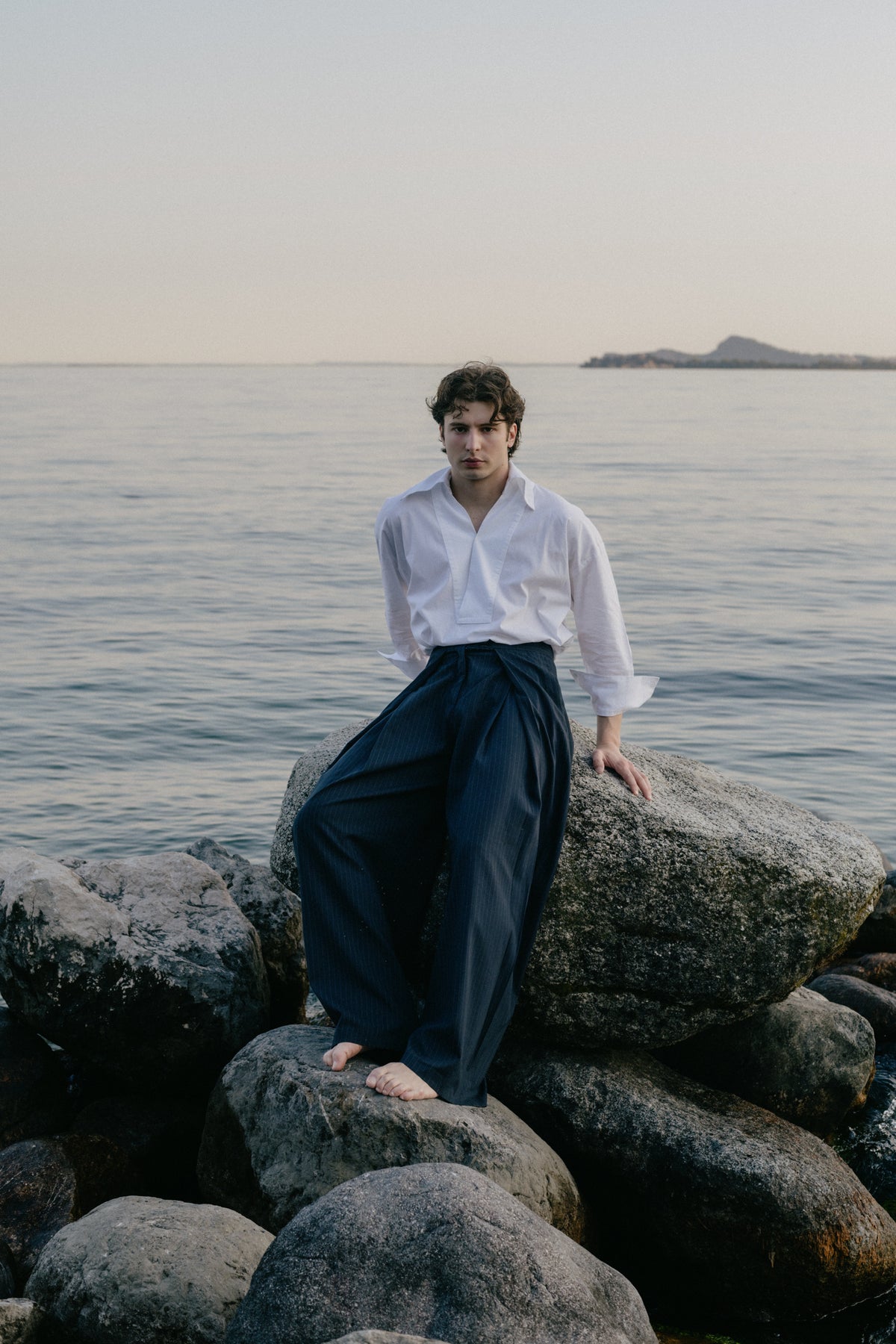 V-neck Shirt - White Cotton